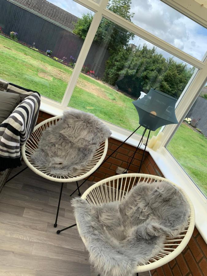 Shore Lodge. 4 Bed Bungalow Only Mtrs From The Beach. Sleeps 8 Sutton-on-Sea Bagian luar foto