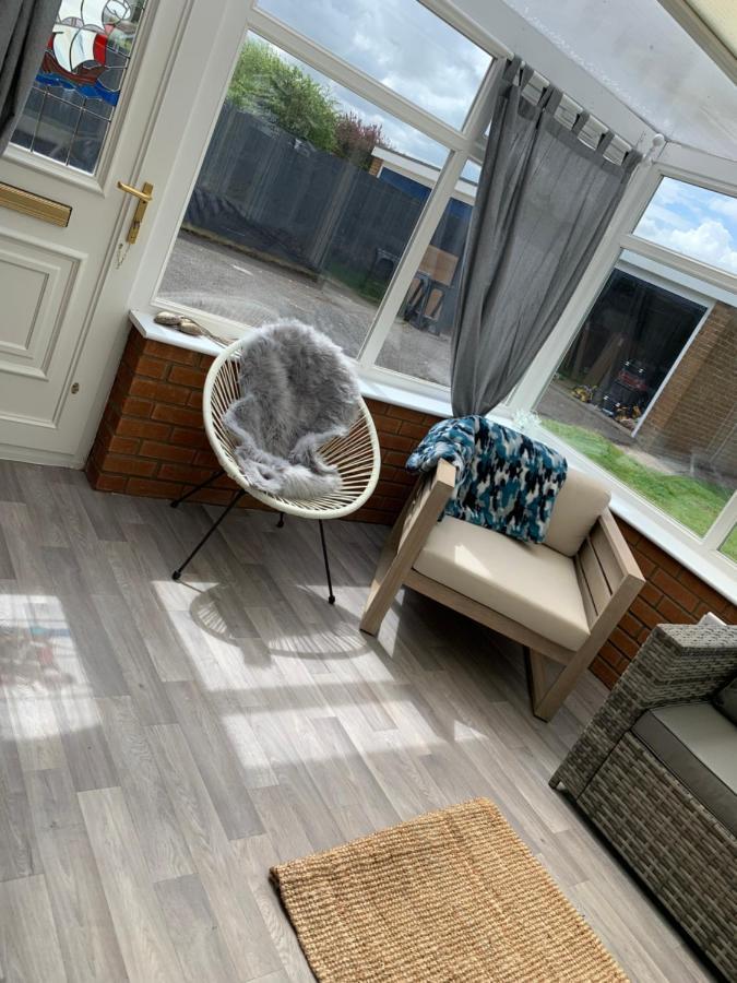 Shore Lodge. 4 Bed Bungalow Only Mtrs From The Beach. Sleeps 8 Sutton-on-Sea Bagian luar foto
