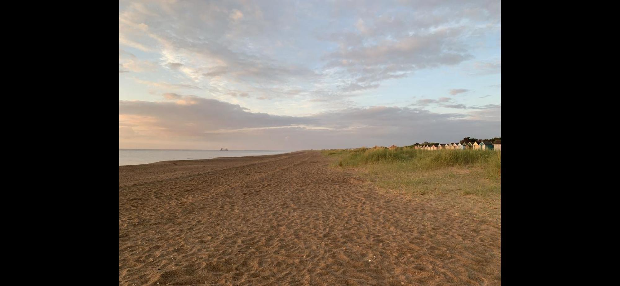 Shore Lodge. 4 Bed Bungalow Only Mtrs From The Beach. Sleeps 8 Sutton-on-Sea Bagian luar foto